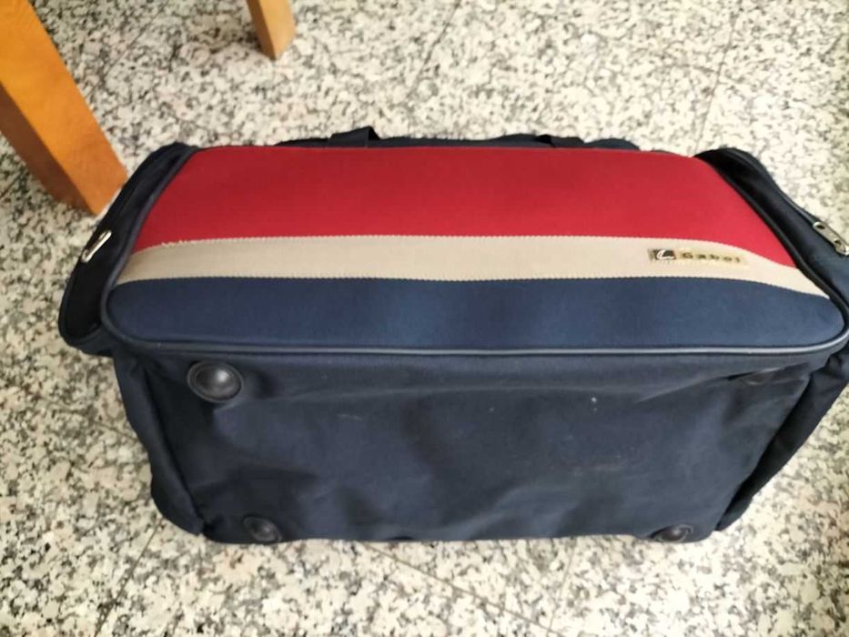 Saco de viagem Gabol azul e vermelho