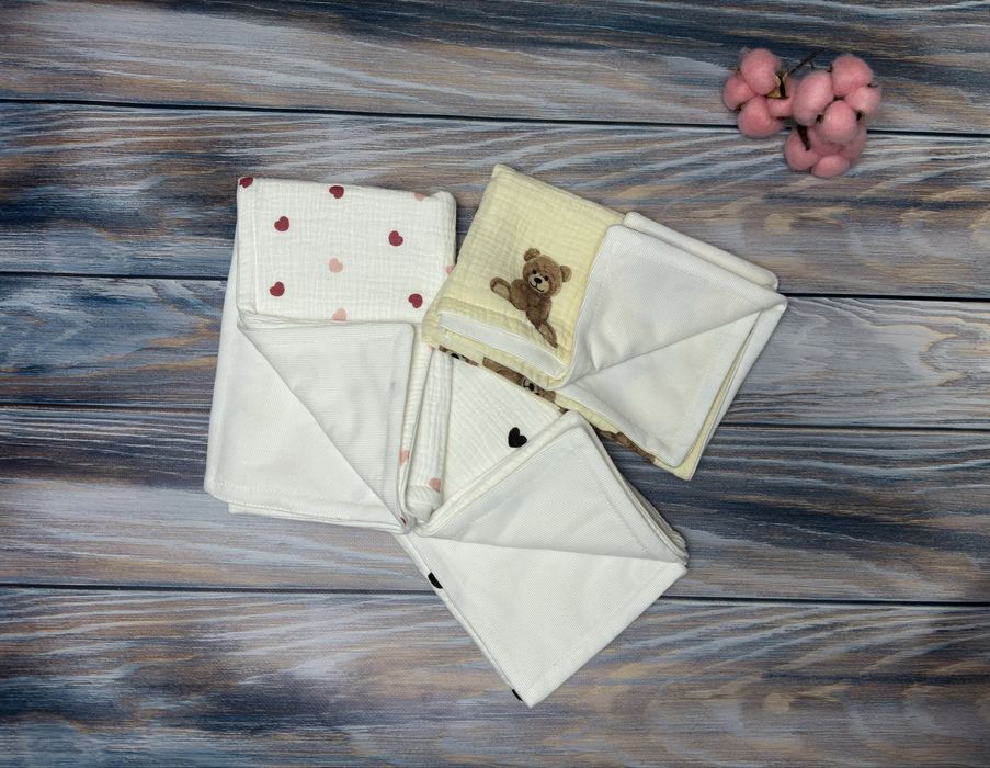 Невеликі двошарові непромокаючі пелюшки