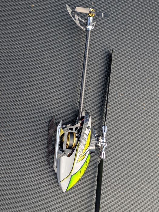 Вертоліт на радіокеруванні Eachine E180
