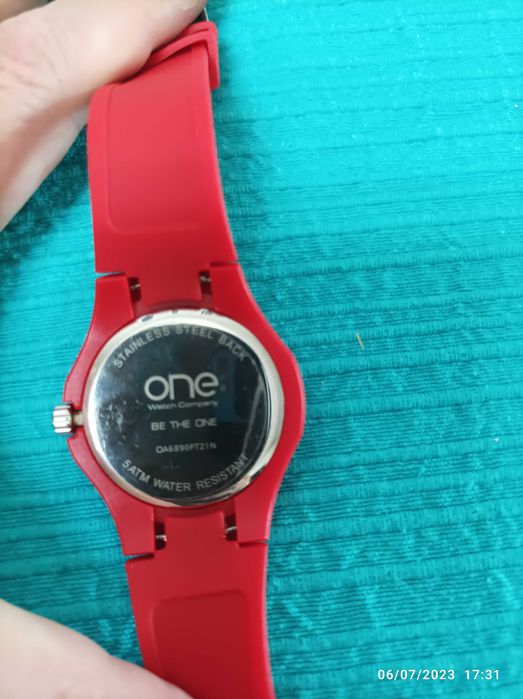 1 Relogio ONE +  2 Braceletes