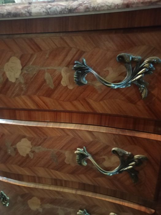 Komoda w stylu LudwikaXV