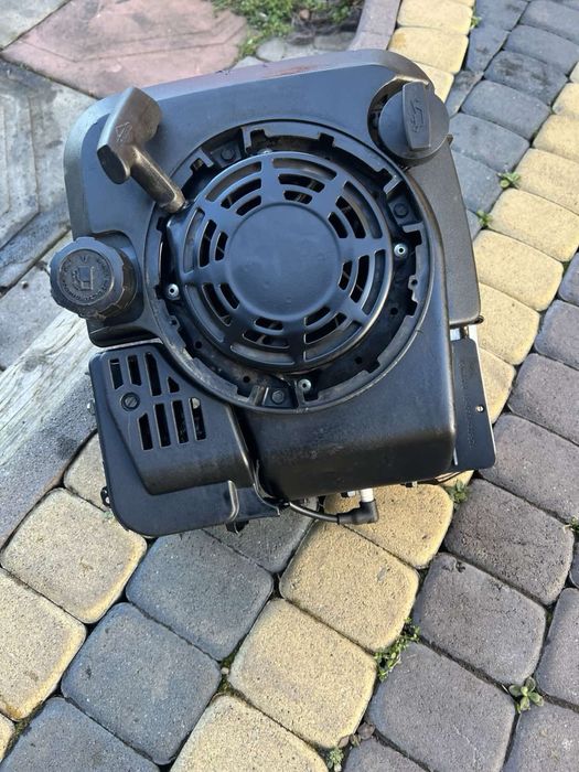 Двигун двигатель газоноксарки газонокосилки бу Briggs&stratton