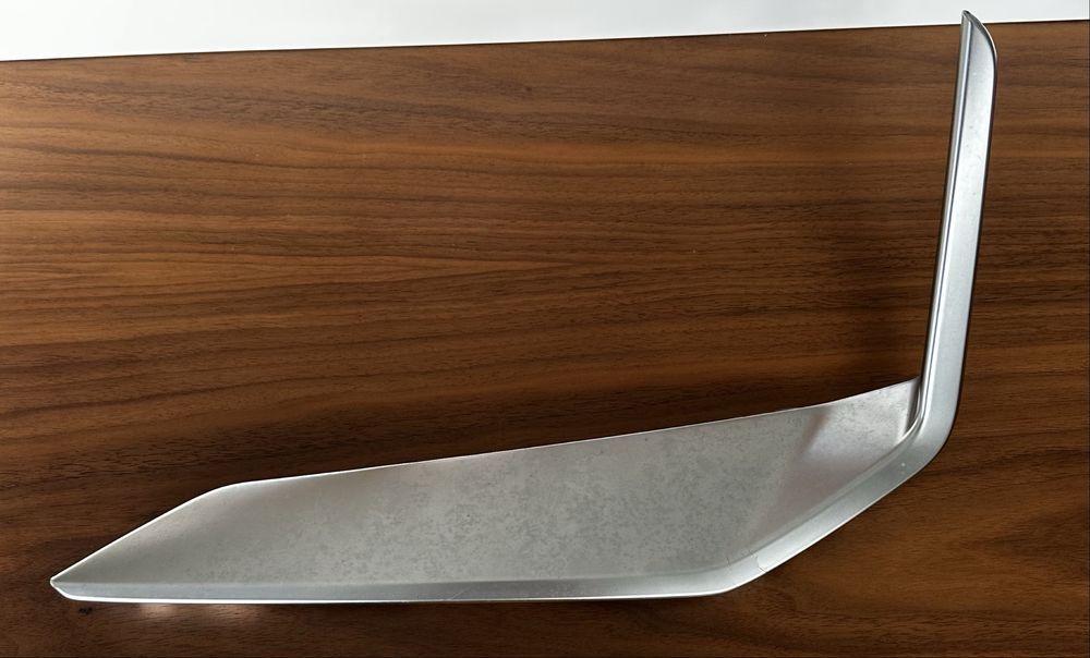 Friso para-choque dianteiro esquerdo BMW U11