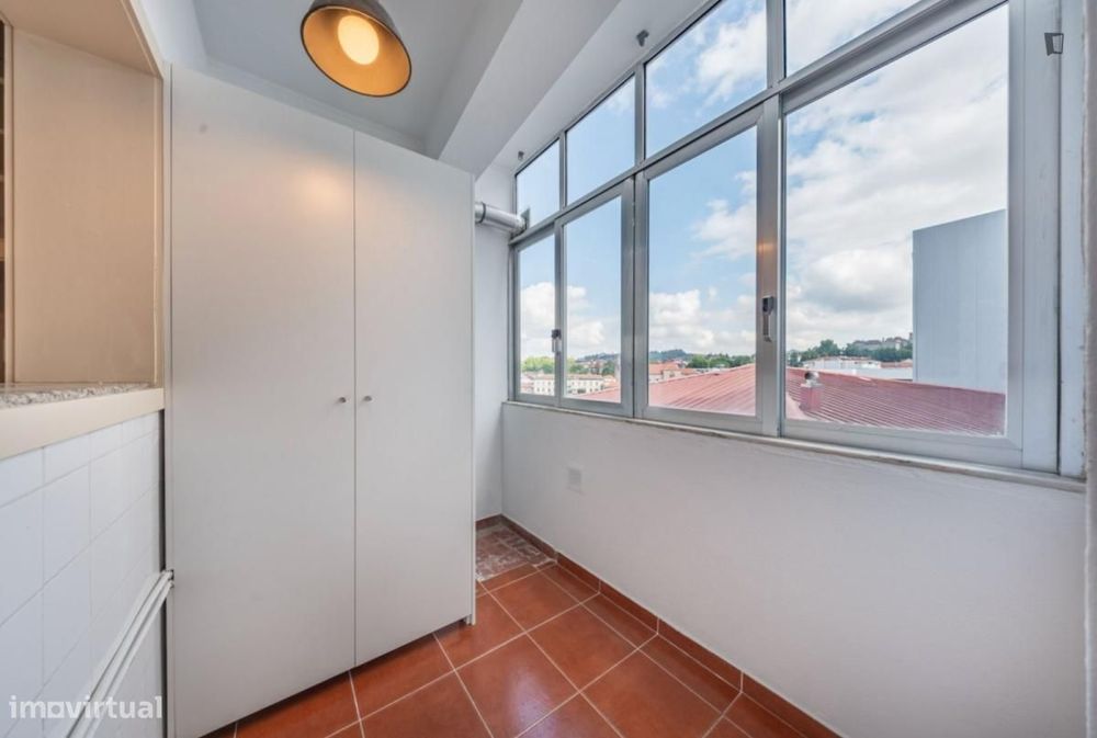 Quarto - localizado em Guimaraes