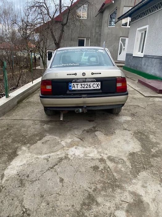 Опель вектра на ходу хороший стан
