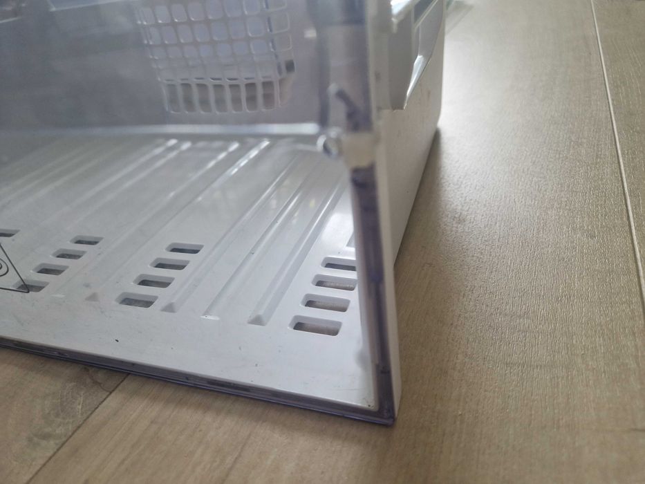 szuflady zamrażarki z Lodówka BEKO BCNA306E4SN