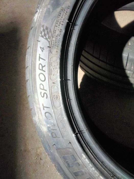 235 45 R18 Michelin