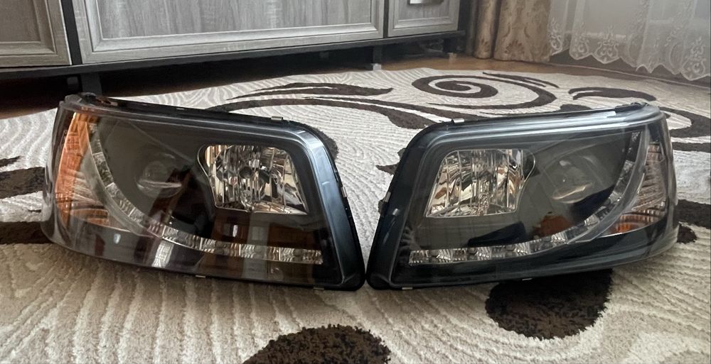 Рестайлінг фари до Wolksvagen Caravelle T-5 2009р