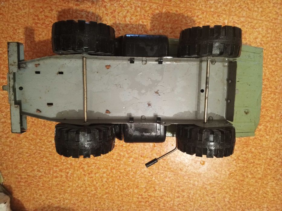 Большой жестяной самосвал СССР