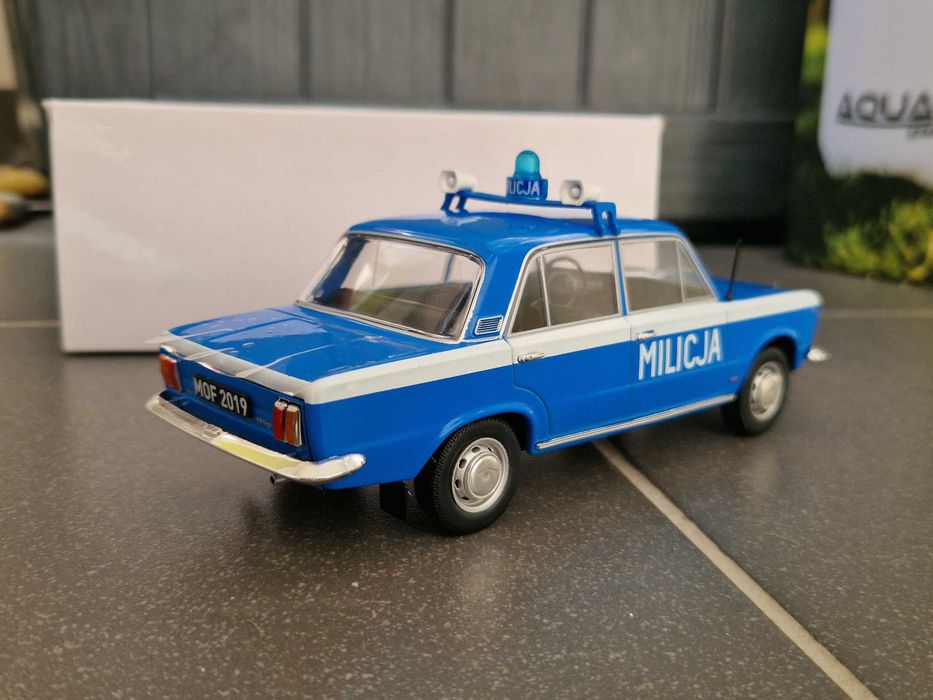 Fiat 125P 1:24 Milicja