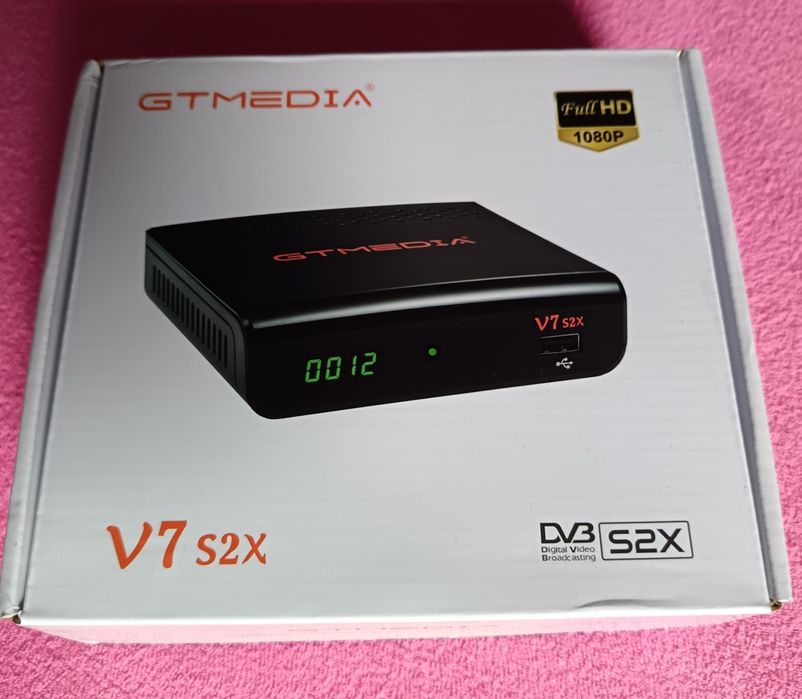 Dekoder satelitarny GTMedia V7 s2x Full HD 1080P.