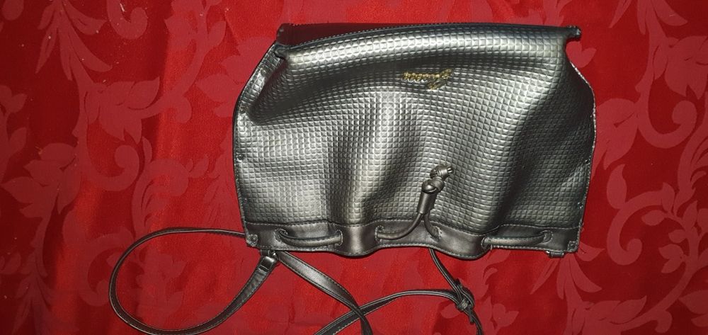 Mala Guess ' original ' e Mala Flora&Co.