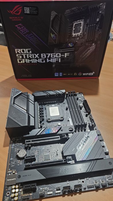 Bundle High-End Gaming: Motherboard ASUS ROG STRIX B760-F WiFi + CPU Intel Core i5 (Escolhe a tua versão!)