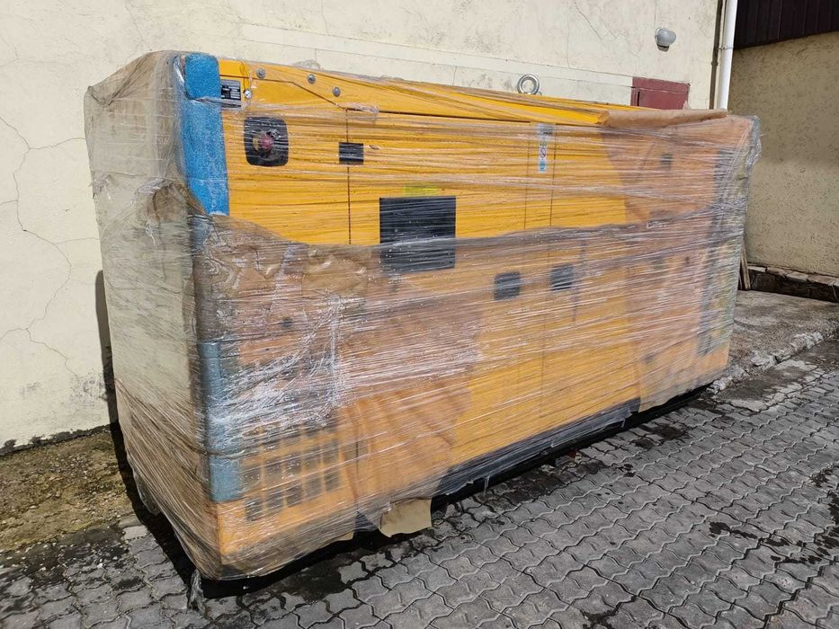 Дизельний генератор Aksa APD-200 A