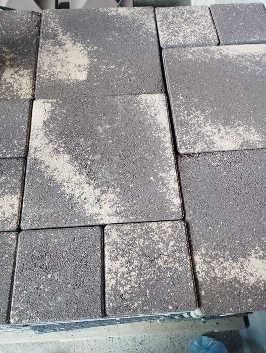 Продам бруківку з доставкою.