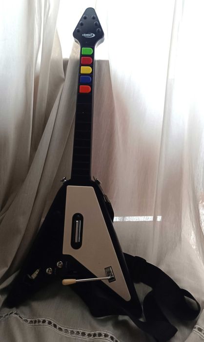 Guitarra Guitar Hero Flying V para Nintendo Wii
