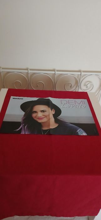 Poster One Direction/Demi Lovato, novo