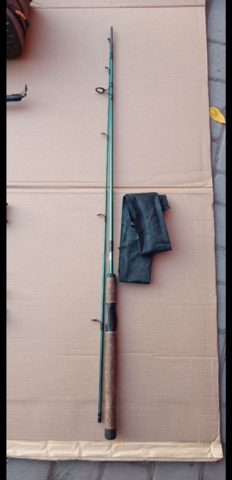 Продам набор рыбака, удилища, фидер и спиннинг.