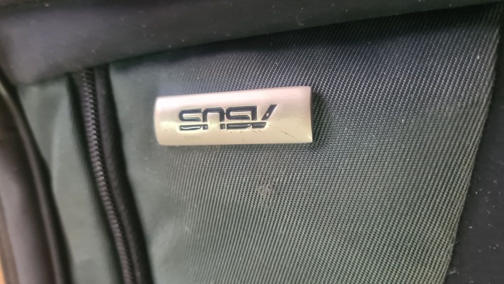 Сумка ноутбука, фірмова,  багато карманів та відділеньь