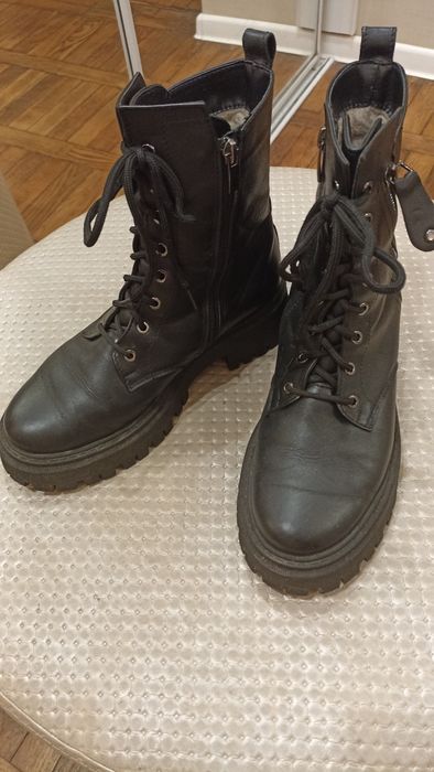 Ботинки кожаные , зимние 39 размер 25см