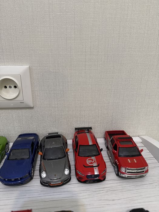 Машинки залізні для хлопчика