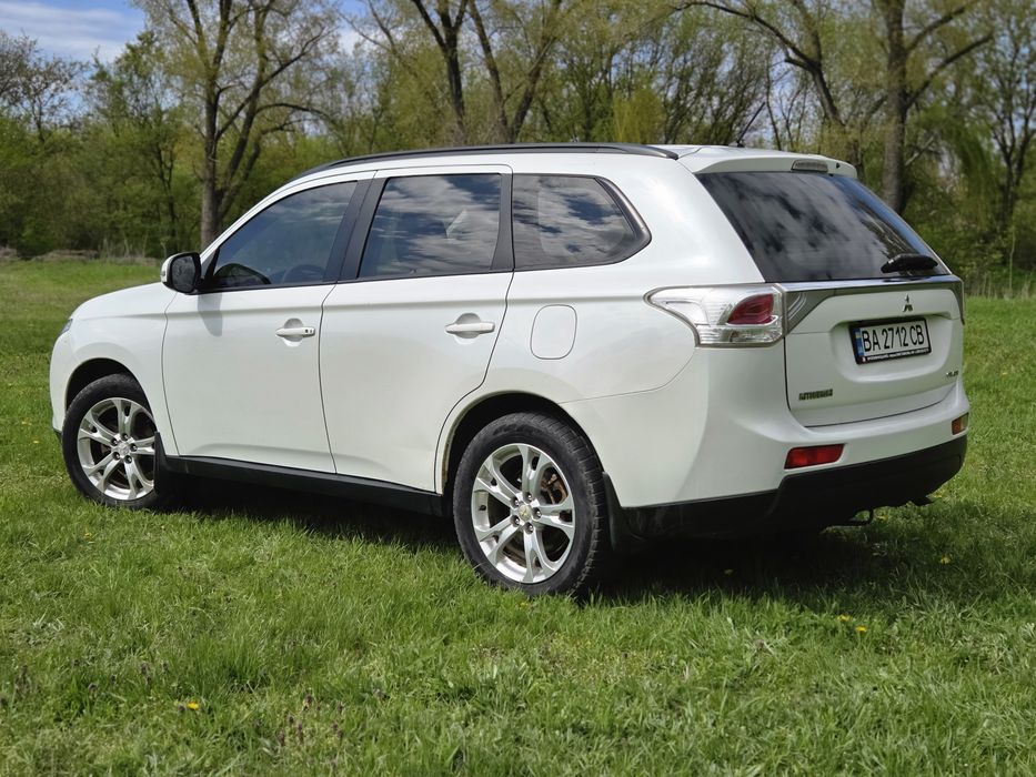 Mitsubishi Outlander 3