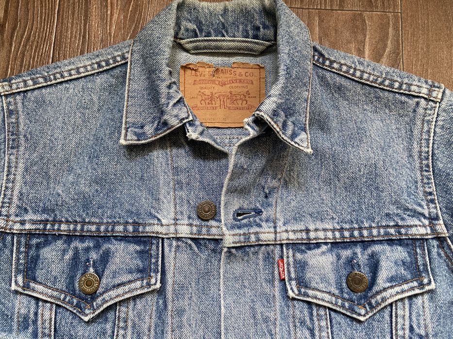 Джинсова куртка коротка Levi’s розмір XS -S