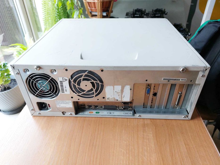 Stary komputer zabytek COMPAQ Deskpro 266 MHz