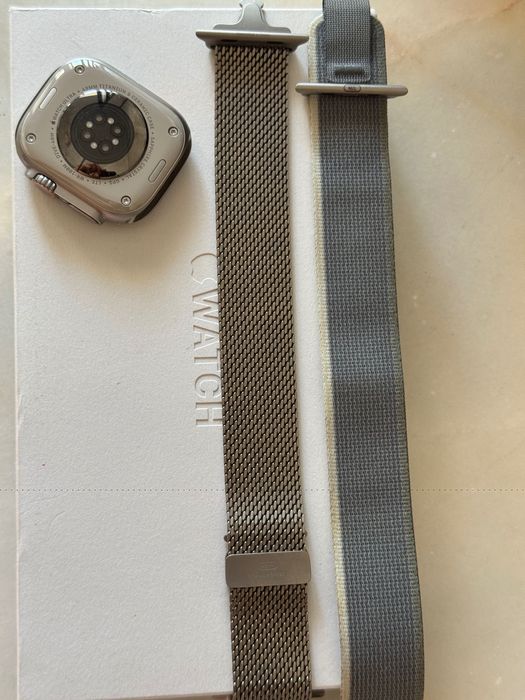 Apple Watch Ultra 2 com bracelet titanium