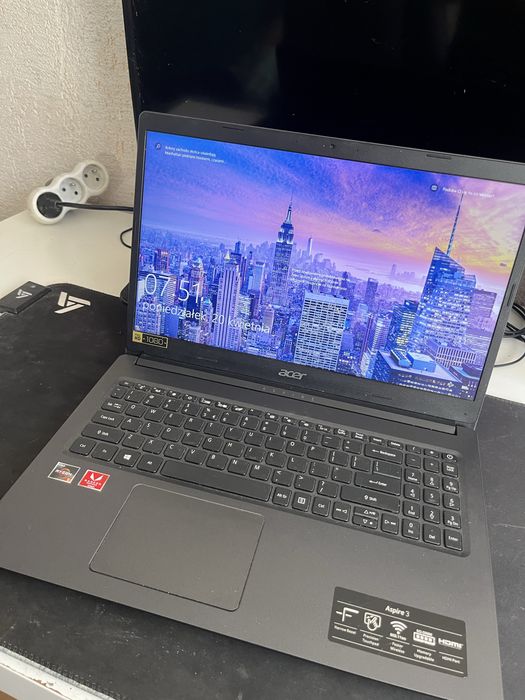 Laptop Acer  Stan bardzo dobry