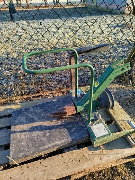 Колун за трактором