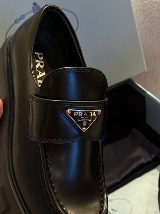 Лофери Prada нові, ~ 37/38 розмір