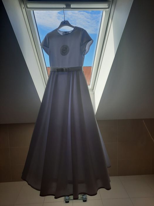 Sukienka komunijna w zestawie z etola i opaska