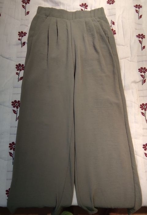Calça de mulher cor caqui tamanho M