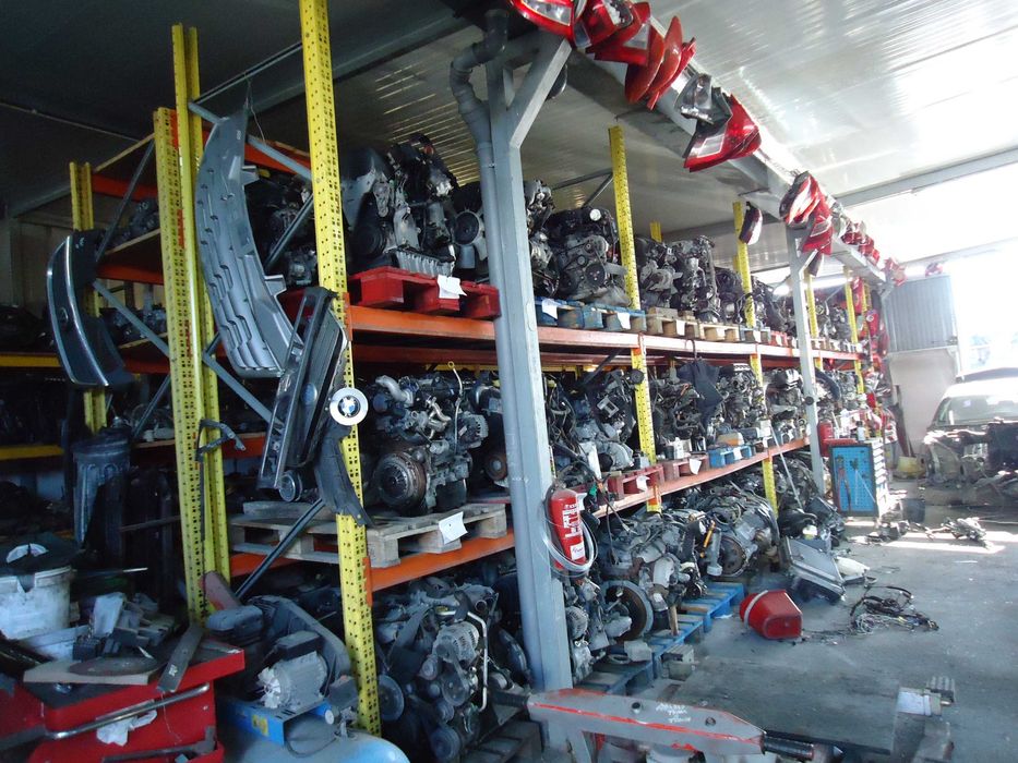Grande stock de motores e caixas de velocidade