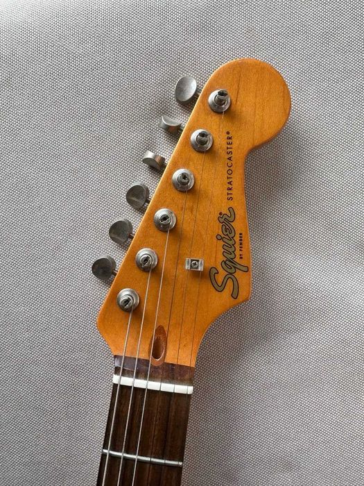 Guitarra elétrica Squier CV 60s Strat