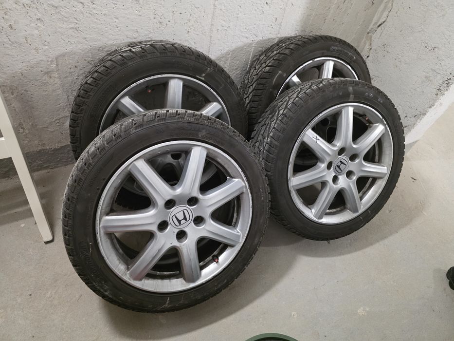 Komplet kół Honda.