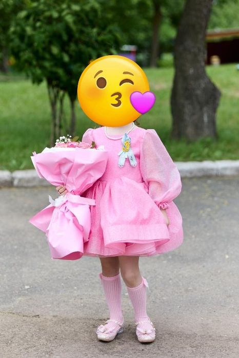 Нарядное розовое платье