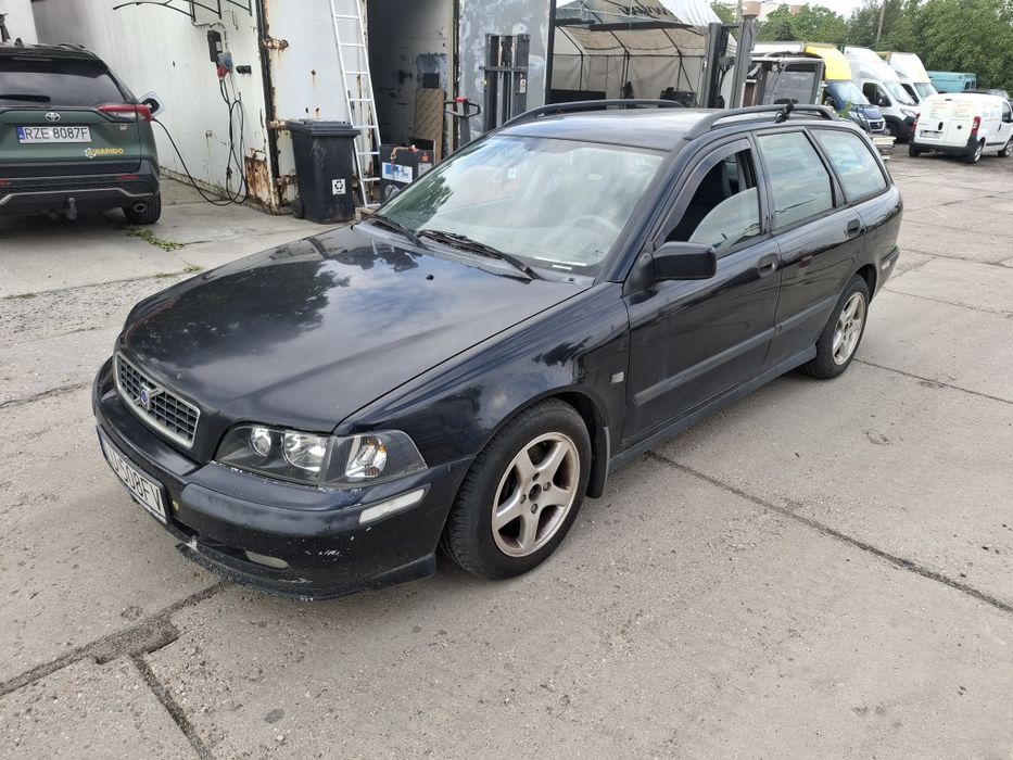 Volvo V40 1.9 DCi 2002 LIFT Klima Elektryka Wspomaganie silnik trafic
