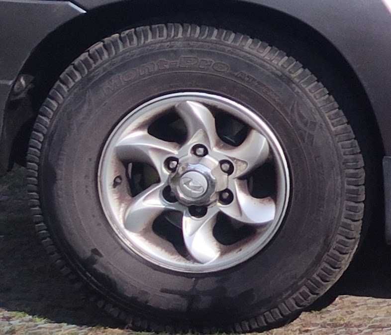 komplet kół 235x85/16 ET10 6x139/7 otwór centrujący 106 - Terracan