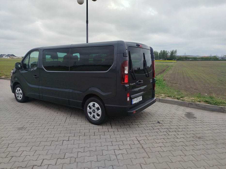 Wynajem busa NOWY Renault Trafic Long 9 osobowy 2025 r. Automat