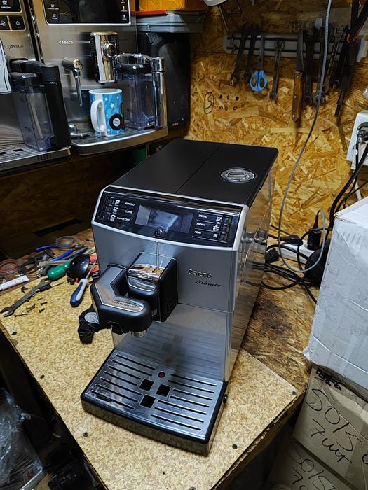 Кофемашина,кавоварка Saeco Lirika One Touch Cappuccino