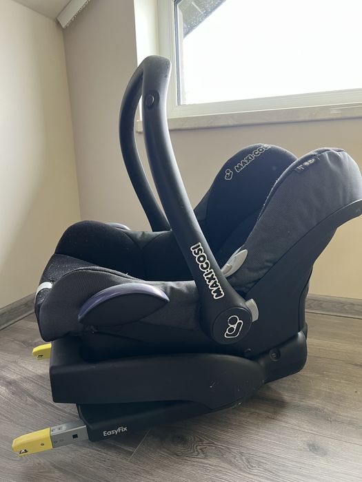 Автокрісло maxi cosi