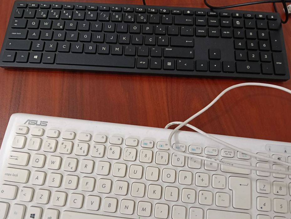 2 teclados a funcionar perfeitamente