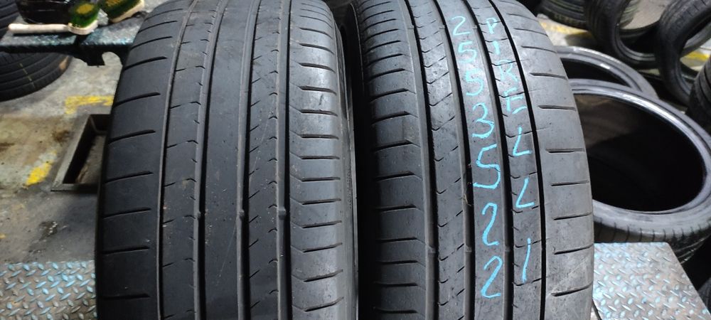 Pneus 255/35/22 pirelli semi novos