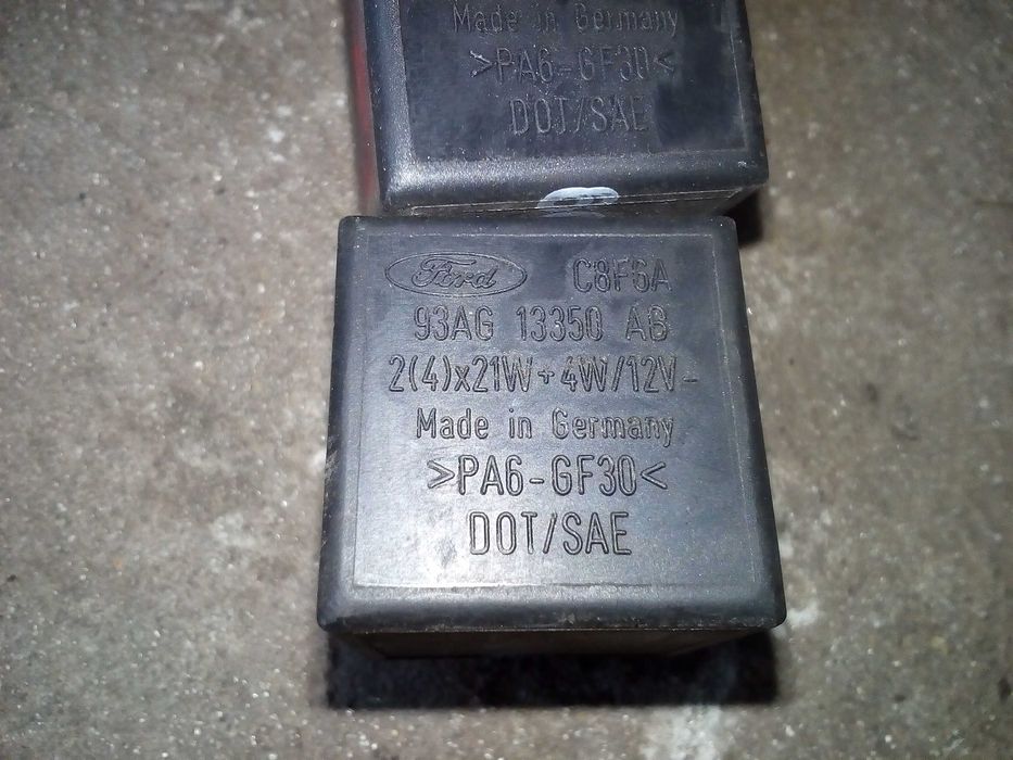 Реле поворотів 93AG-13350-AB 2(4)x21W+4w/12v 3контакти 3pin