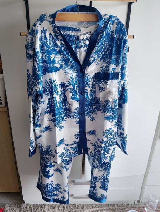 Pijama em cetim novo