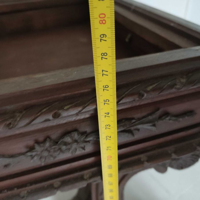 Mesinha ou coluna antiga toda trabalhada com gaveta sem tampo