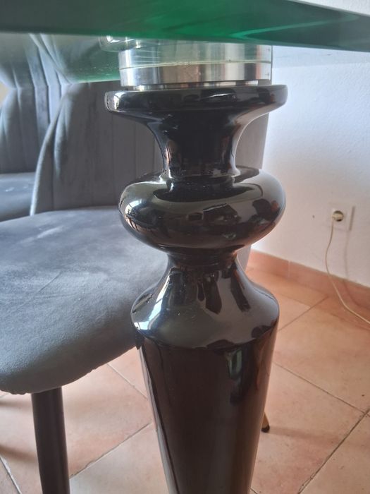 Mesa de jantar + 4 cadeiras de veludo cinza