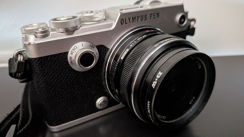 Olympus Pen F com objetiva 17mm